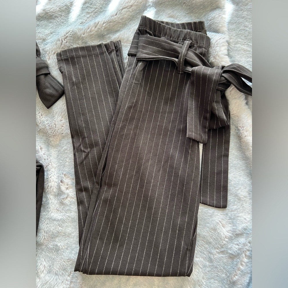 Forever 21 Tie Waist Pants - Picture 2 of 7